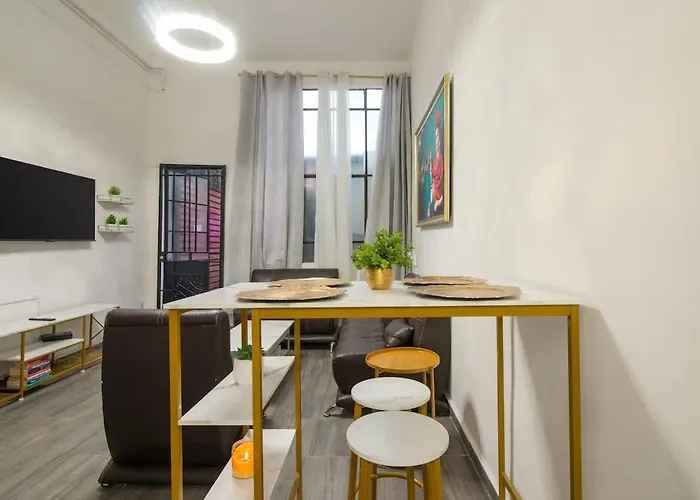 Elegant Historic 2br With Quiet Patio Walk To Zocalo * México DF