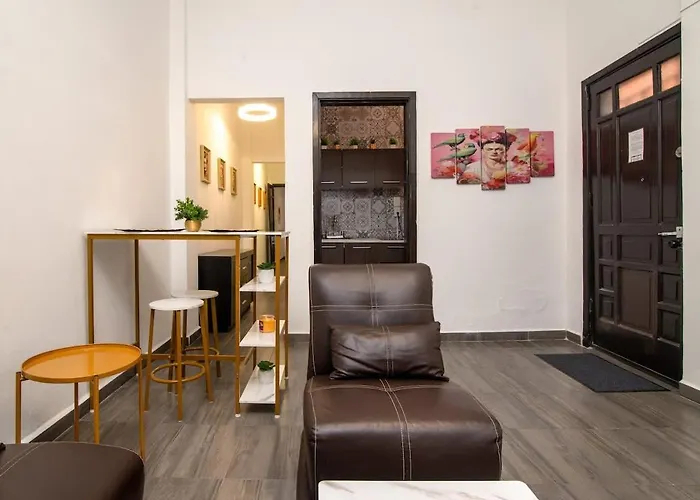 Elegant Historic 2br With Quiet Patio Walk To Zocalo * México DF