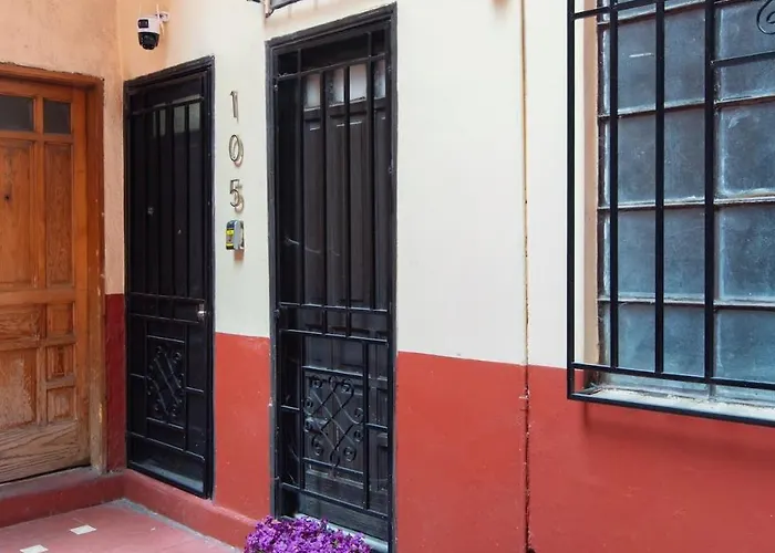 Elegant Historic 2br With Quiet Patio Walk To Zocalo Apartamento México DF